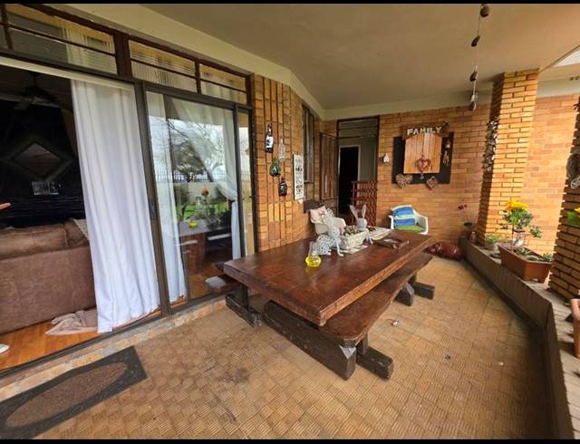4 BEDROOM HOUSE FOR SALE IN FLORENTIA